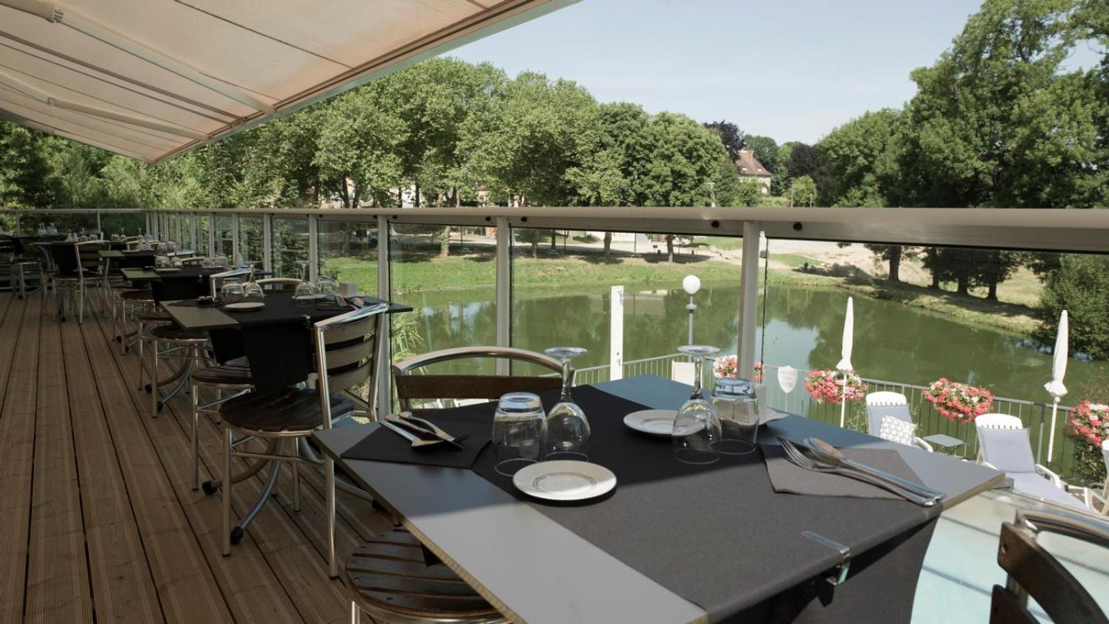 Logis Hotel Auberge De L'Etang Magnac-Bourg 외부 사진