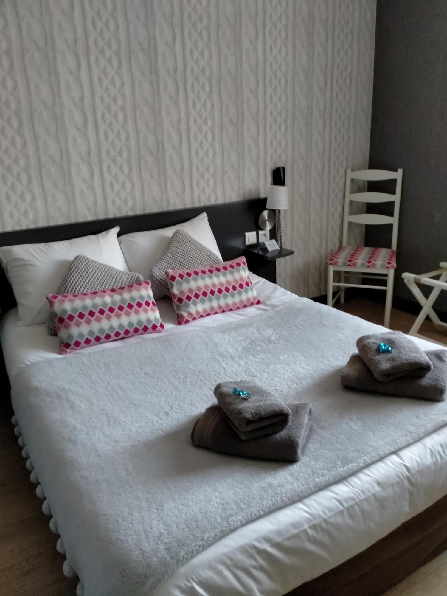 Logis Hotel Auberge De L'Etang Magnac-Bourg 외부 사진