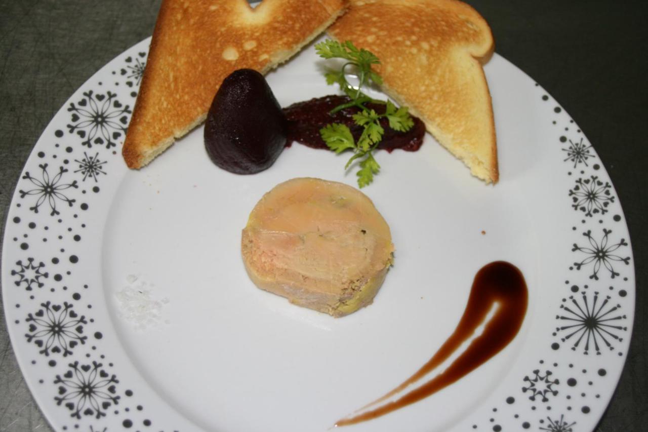 Logis Hotel Auberge De L'Etang Magnac-Bourg 외부 사진